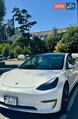 Седан Tesla Model 3 2021 в Черновцах