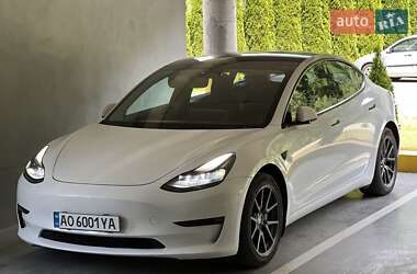 Седан Tesla Model 3 2021 в Ужгороде