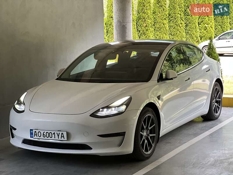 Tesla Model 3 2021