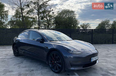 Седан Tesla Model 3 2020 в 