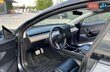 Седан Tesla Model 3 2020 в 
