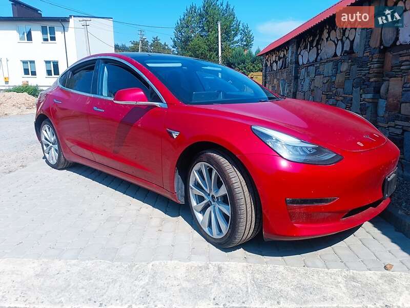 Седан Tesla Model 3 2018 в 
