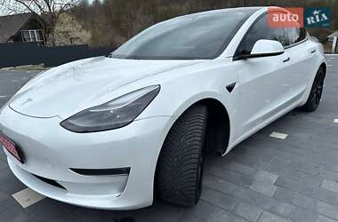 Седан Tesla Model 3 2021 в 