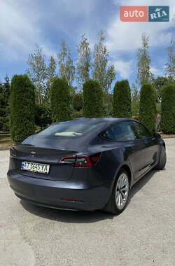 Седан Tesla Model 3 2023 в 