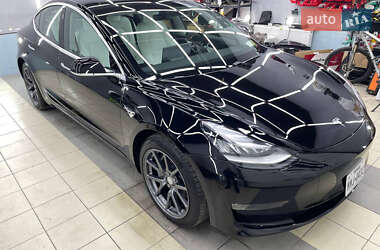 Седан Tesla Model 3 2020 в 