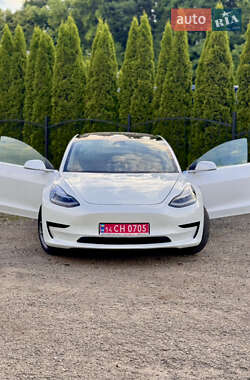 Седан Tesla Model 3 2019 в Дрогобыче