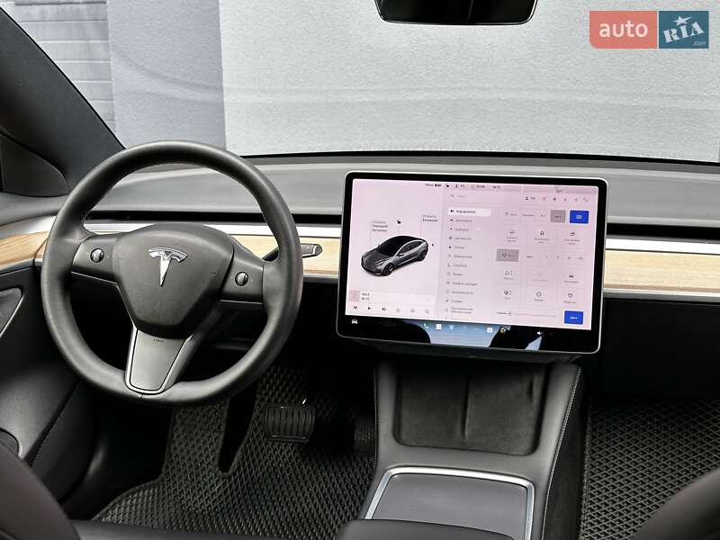 Седан Tesla Model 3 2021 в Києві