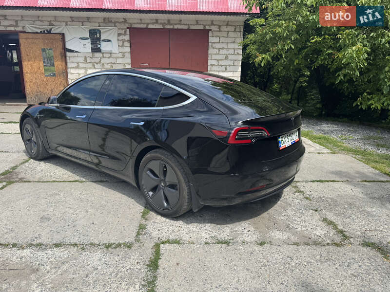 Седан Tesla Model 3 2019 в Шепетівці