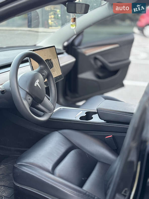 Седан Tesla Model 3 2022 в Одесі