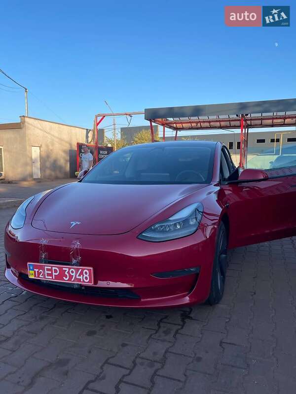 Седан Tesla Model 3 2021 в Кривом Роге
