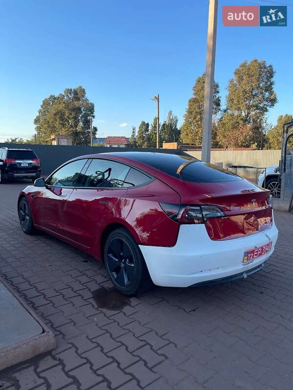Седан Tesla Model 3 2021 в Кривом Роге