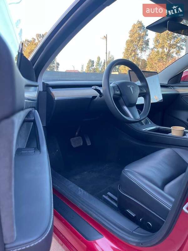 Седан Tesla Model 3 2021 в Кривом Роге