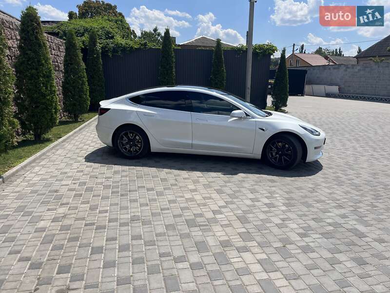 Седан Tesla Model 3 2020 в Кропивницькому фото 16 Седан Tesla Model 3 2020 в Кропивницькому