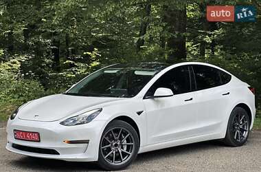 Седан Tesla Model 3 2023 в 