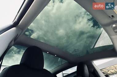 Седан Tesla Model 3 2023 в 