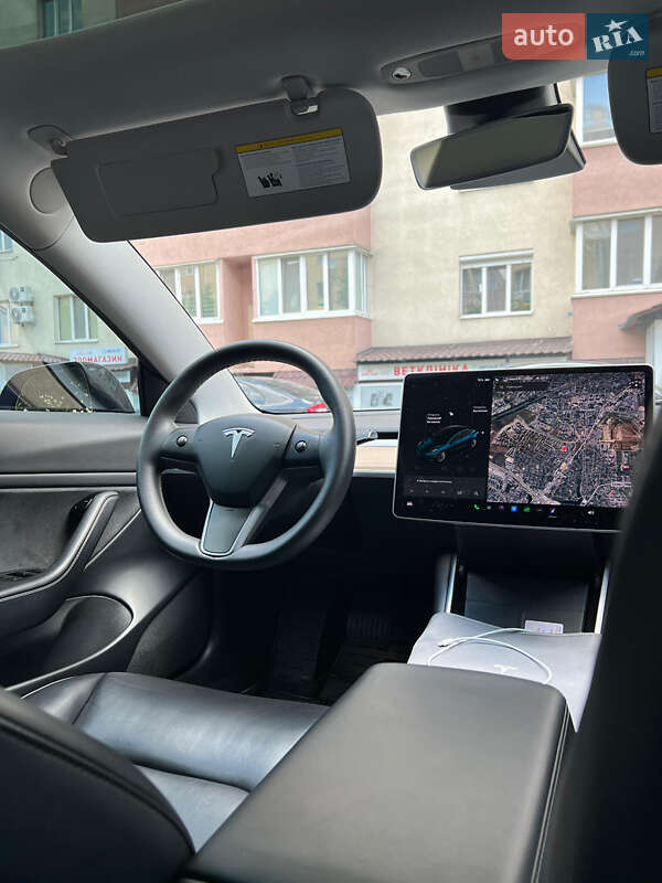 Седан Tesla Model 3 2020 в Киеве