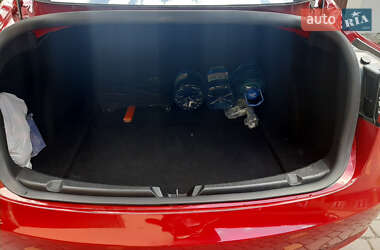Седан Tesla Model 3 2017 в 