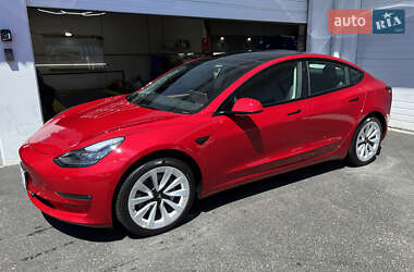 Седан Tesla Model 3 2022 в Киеве