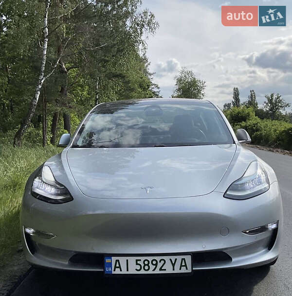 Седан Tesla Model 3 2018 в Киеве