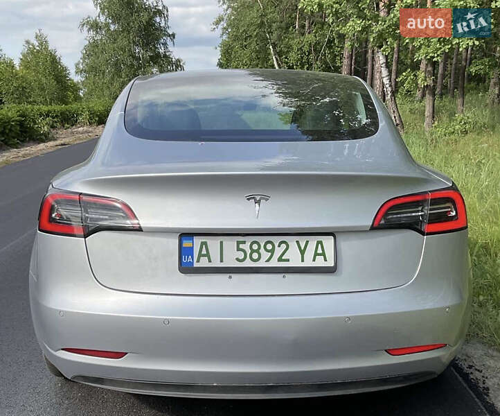Седан Tesla Model 3 2018 в Киеве