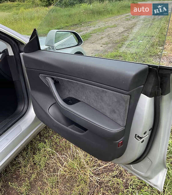 Седан Tesla Model 3 2018 в Киеве