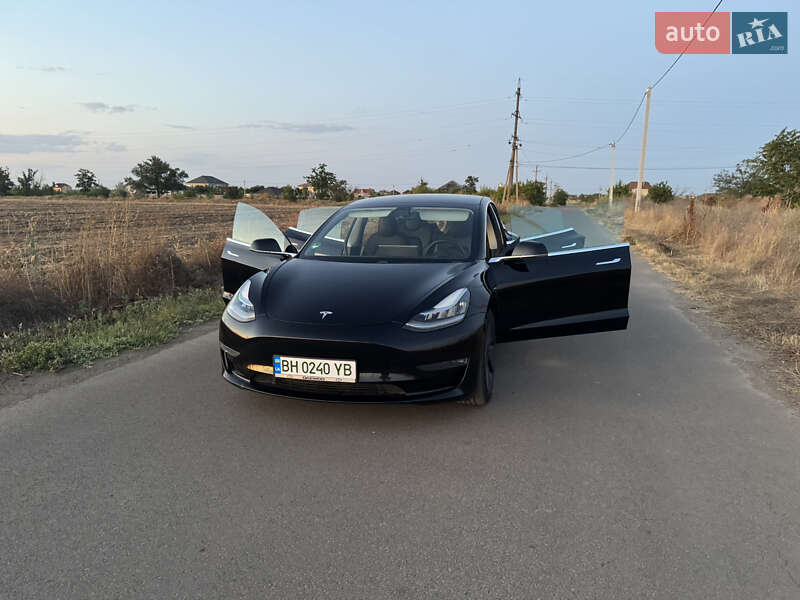 Седан Tesla Model 3 2019 в Одесі