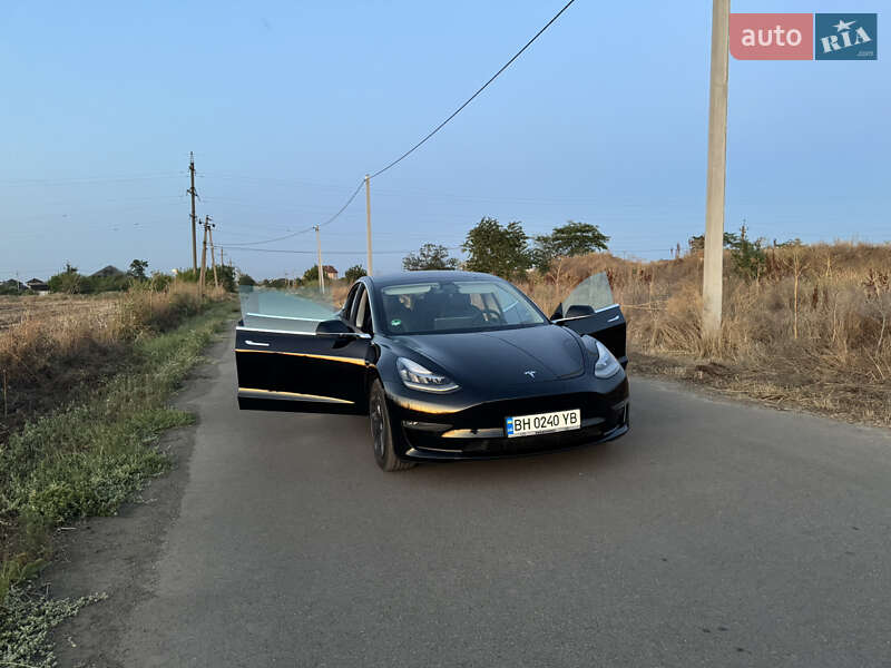 Седан Tesla Model 3 2019 в Одесі