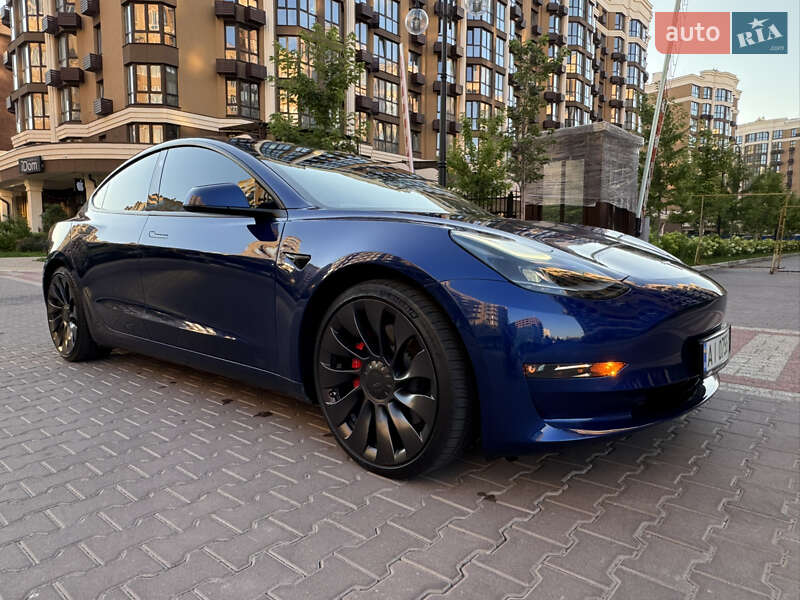 Седан Tesla Model 3 2021 в Києві