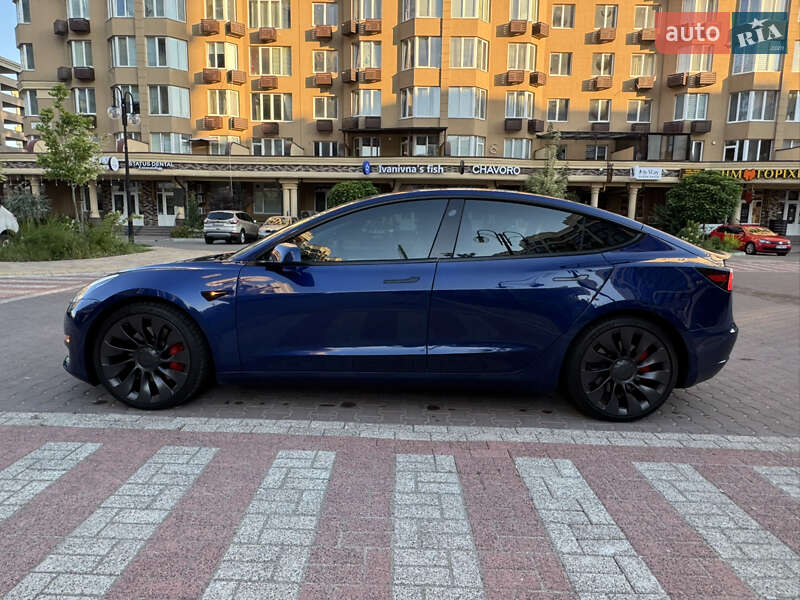 Седан Tesla Model 3 2021 в Києві