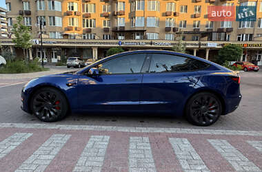 Седан Tesla Model 3 2021 в 
