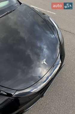 Седан Tesla Model 3 2022 в 
