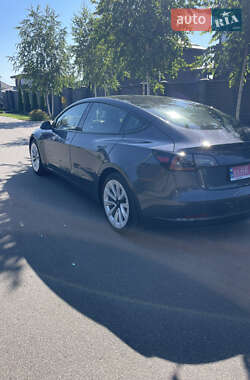 Седан Tesla Model 3 2023 в 