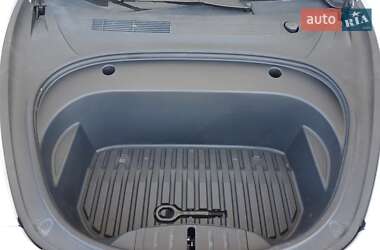 Седан Tesla Model 3 2023 в 