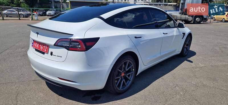 Седан Tesla Model 3 2022 в Києві