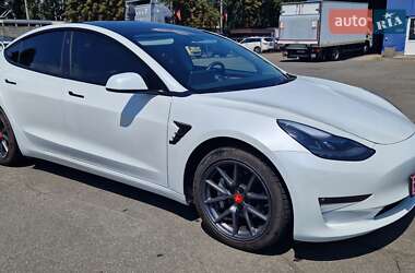 Седан Tesla Model 3 2022 в Киеве