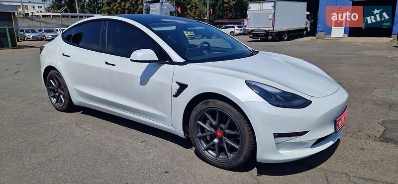 Tesla Model 3 2022