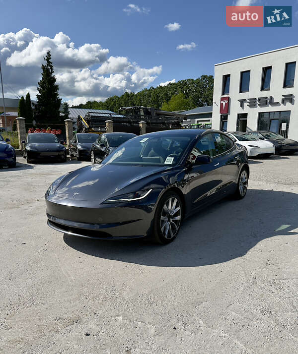 Седан Tesla Model 3 2024 в Виннице