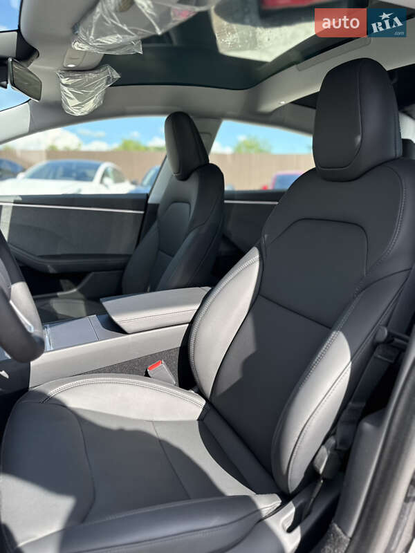 Седан Tesla Model 3 2024 в Виннице
