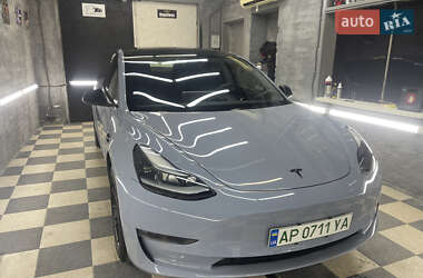 Седан Tesla Model 3 2021 в 