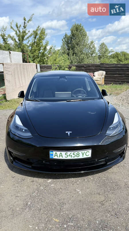 Седан Tesla Model 3 2021 в Києві