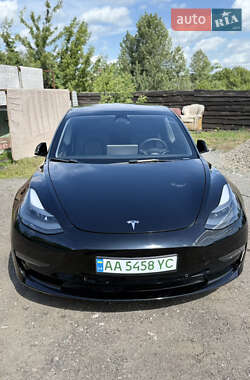 Седан Tesla Model 3 2021 в 