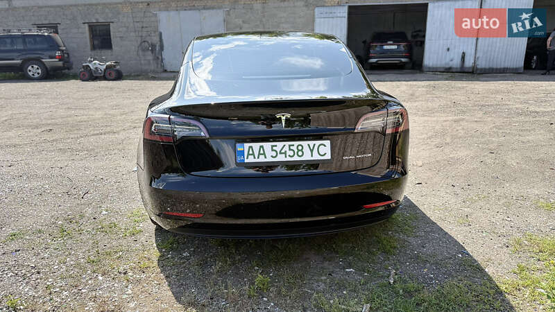 Седан Tesla Model 3 2021 в Києві