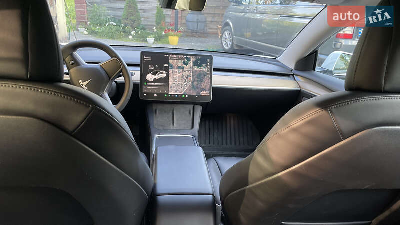 Седан Tesla Model 3 2021 в Костопілі