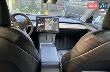 Седан Tesla Model 3 2021 в 