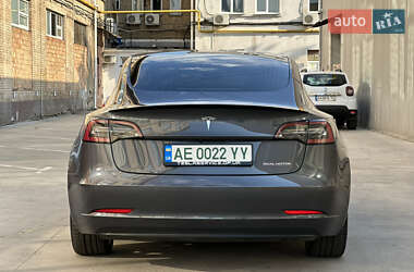 Седан Tesla Model 3 2019 в 