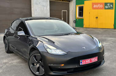 Седан Tesla Model 3 2021 в Володимирі
