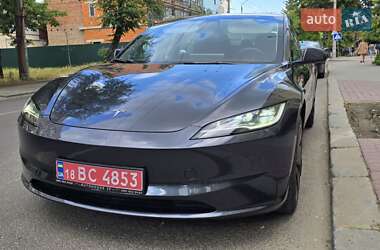 Седан Tesla Model 3 2024 в 