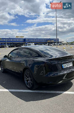 Седан Tesla Model 3 2021 в 
