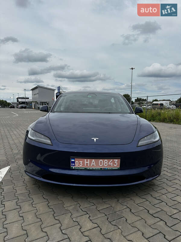 Седан Tesla Model 3 2024 в Луцьку