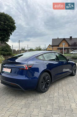 Седан Tesla Model 3 2024 в 